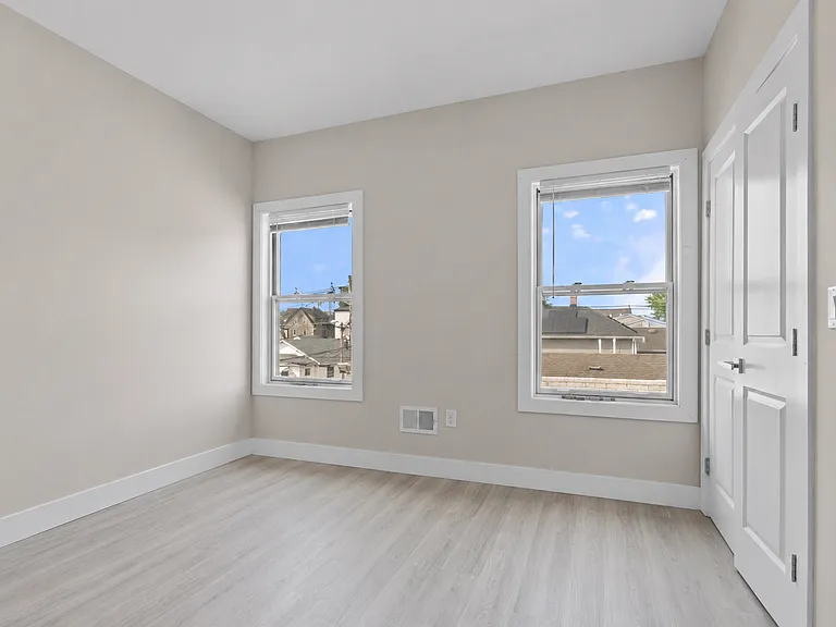 4805 Aschoff Pl #260011205 — Photo 32