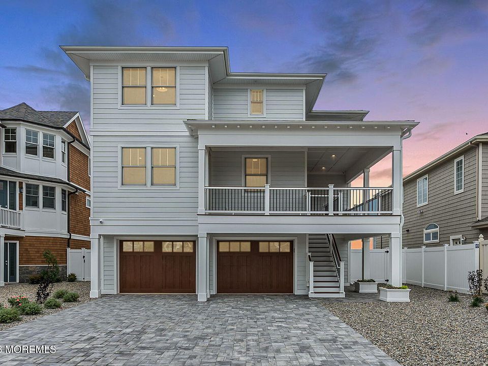 1st image of 151 Pershing Boulevard