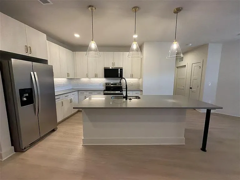 District on the Etowah Apartments — Photo 1067