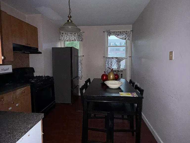 31 Clarke Ave #2 — Photo 9