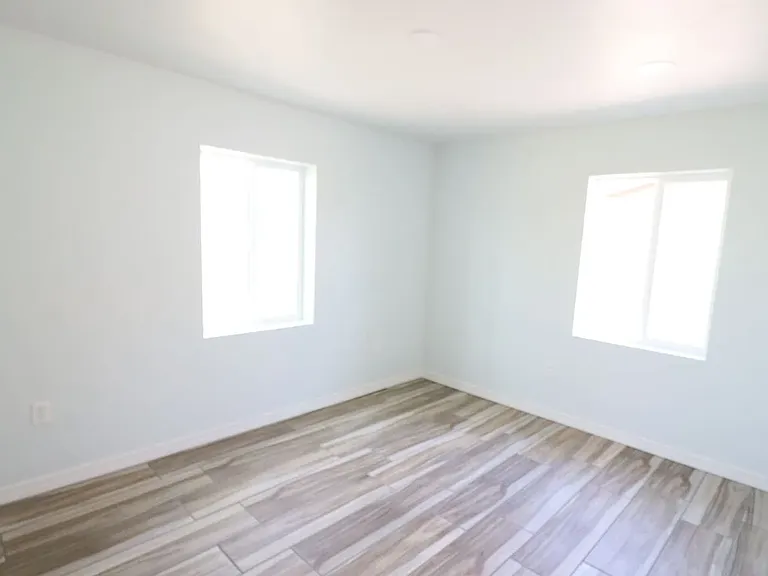 202 W Laguna St — Photo 14