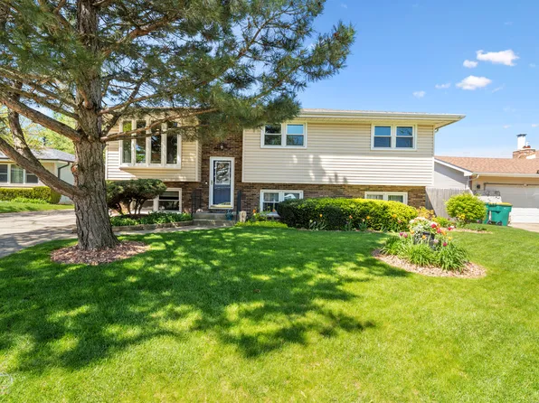 105 Barney Dr, Joliet, IL 60435
