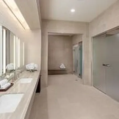 Rented by Extell Marketing Group LLC | media 30