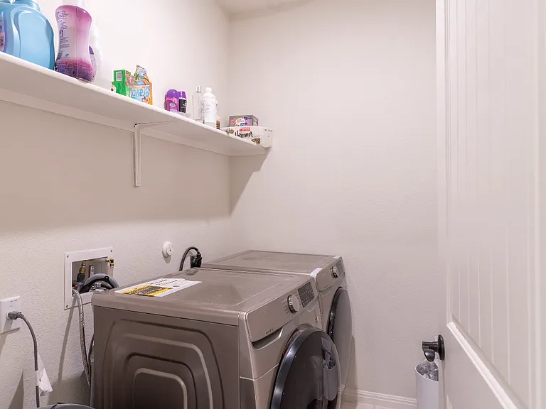 391 Purple Heart Dr — Photo 21