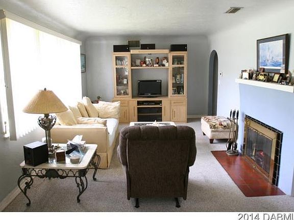 3rd image of 835 Daytona Ave