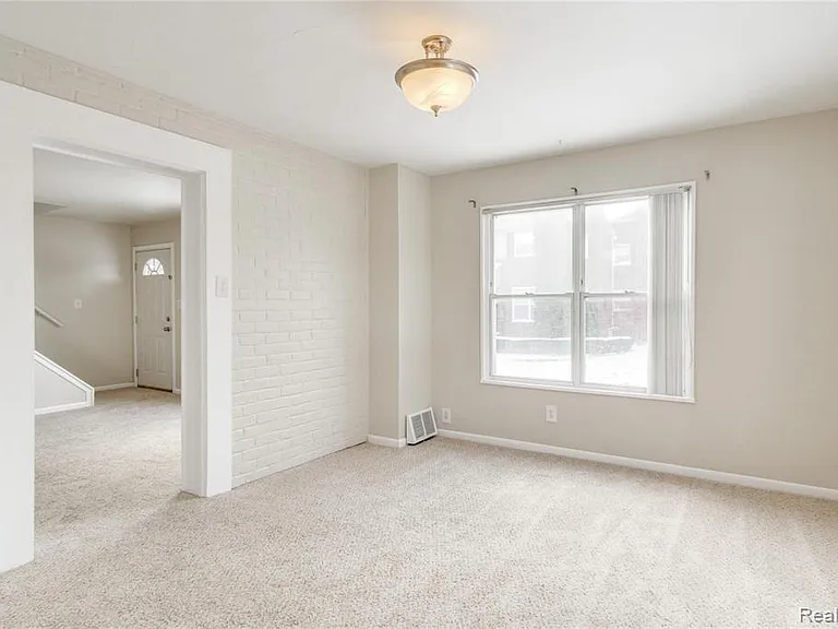 3388 Coolidge Hwy — Photo 23