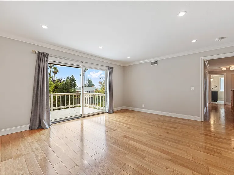 2740 Saint James Rd — Photo 19