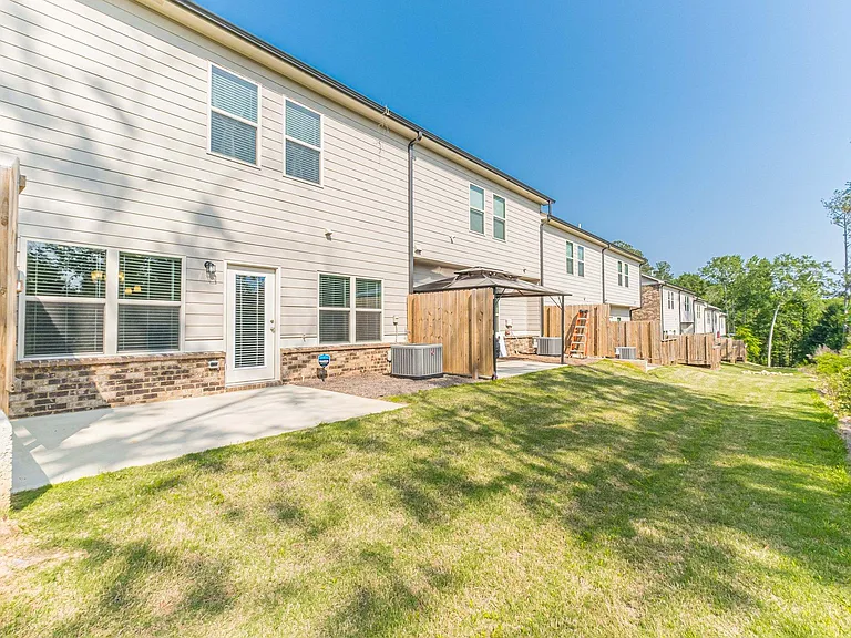 1380 Sugar Glen Ct — Photo 43
