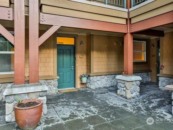 1000 Cabin Creek Lane SW #C106, Issaquah, WA 98027