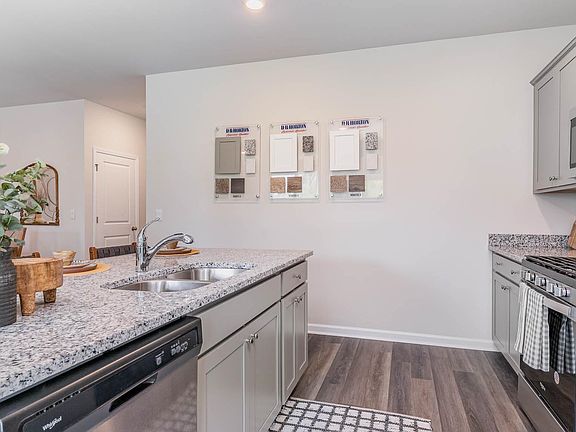 4th image of 133 Homestead Way