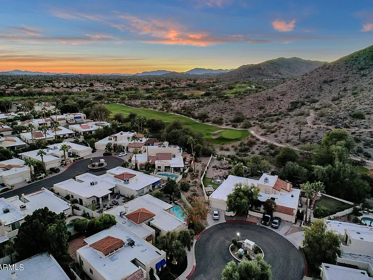 4611 E Desert Dr — Photo 53