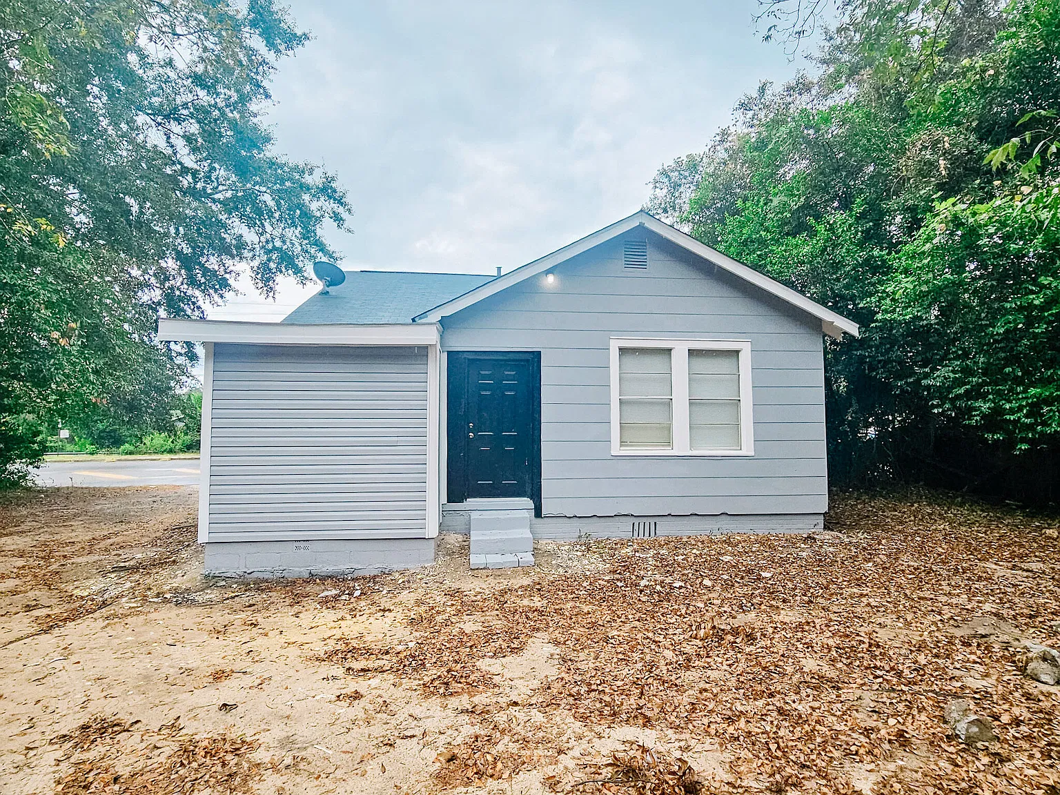 4 bed, 2.0 bath, 1115 sqft, $1,444 — Photo 3