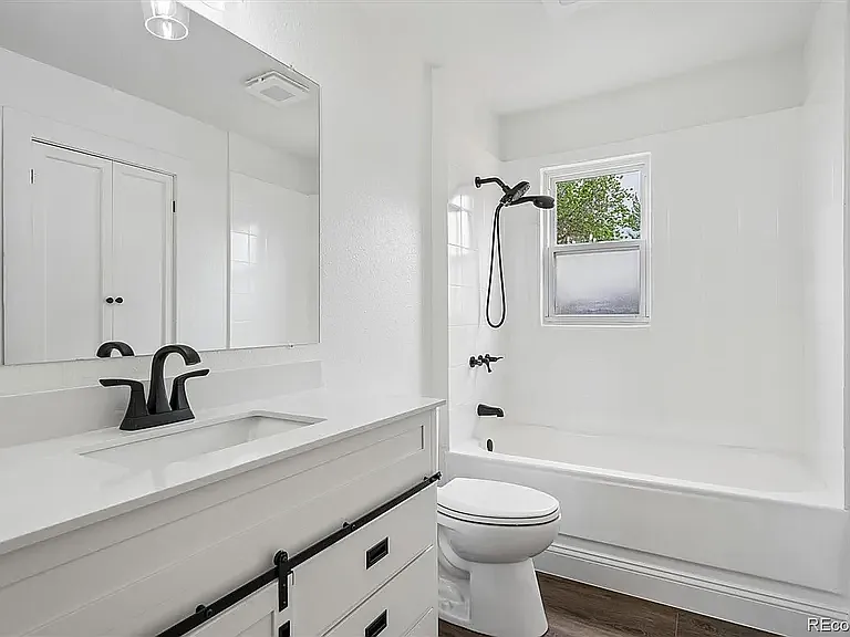 176 S King St — Photo 6