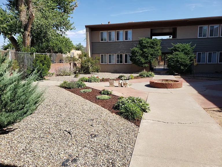 1404 San Carlos Rd SW #1 — Photo 3