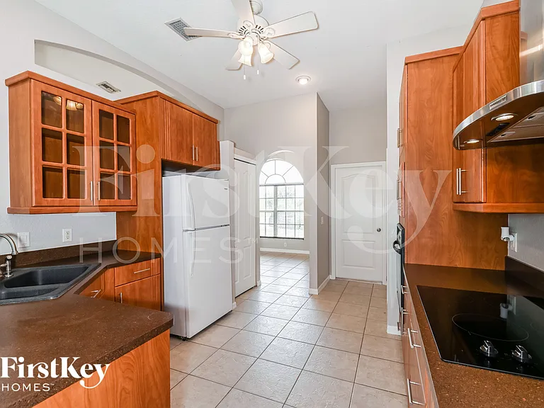 1138 Nelson Rd N — Photo 7