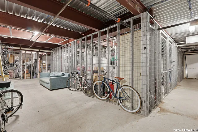 1542 N Alamo St #201 — Photo 38