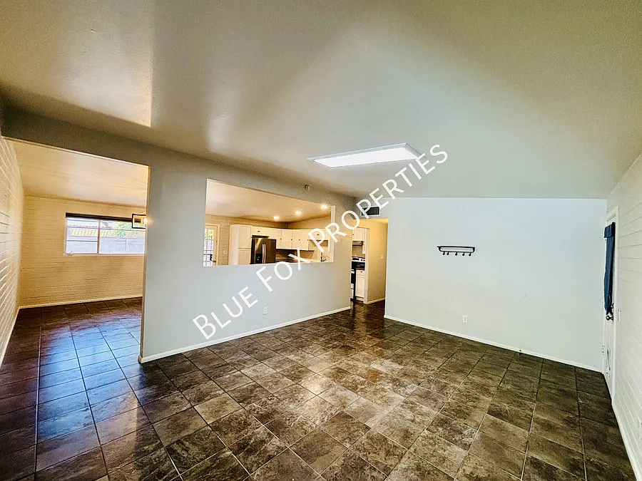 Building Photo - 4355 E Glenn St