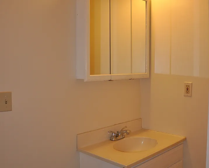 366 S Broadway Park — Photo 6