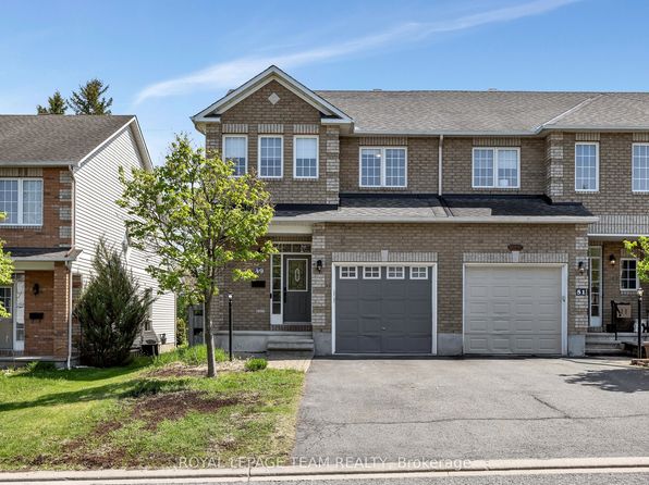 49 Chantilly Gate, Ottawa, ON K2S 2B1