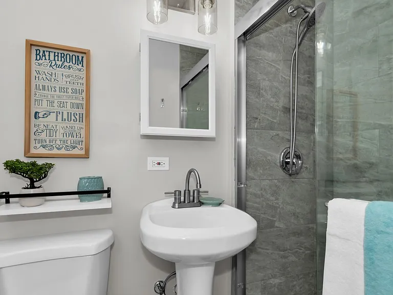 Merlin Dr — Photo 8