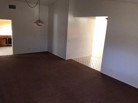 4th image of 1172 Patricia Cir
