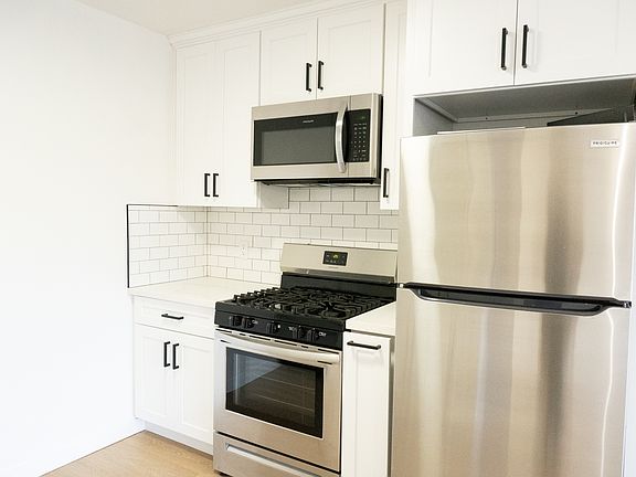 3rd image of 14807 S Normandie Ave APT 10
