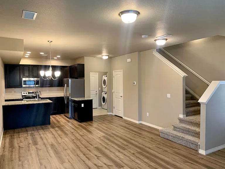 1687 Grand Ave #2 — Photo 7