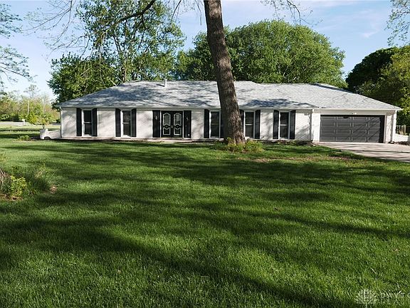 2nd image of 725 Hickory Hollow Rd