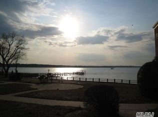 23 Dolphin Grn APT E1C, Port Washington, NY 11050
