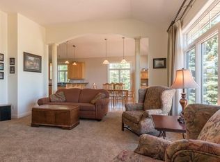 970 Arlon Ct, Belgium, WI 53004