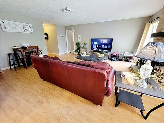 5th image of 3005 Winchester Way