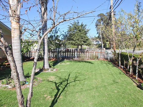 2nd image of 23 Las Lomas Dr