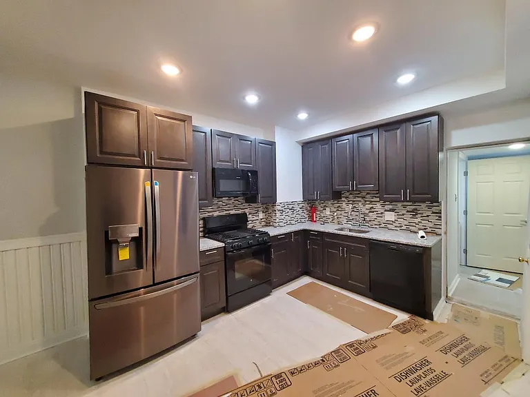 2151 N Van Pelt St #2151 — Photo 4