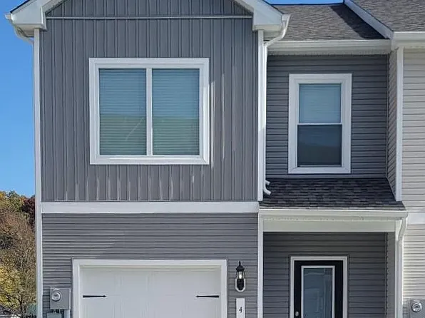 40 Cranston Ct, Falling Waters, WV