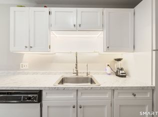 1 Heritage Vlg #C, Southbury, CT 06488