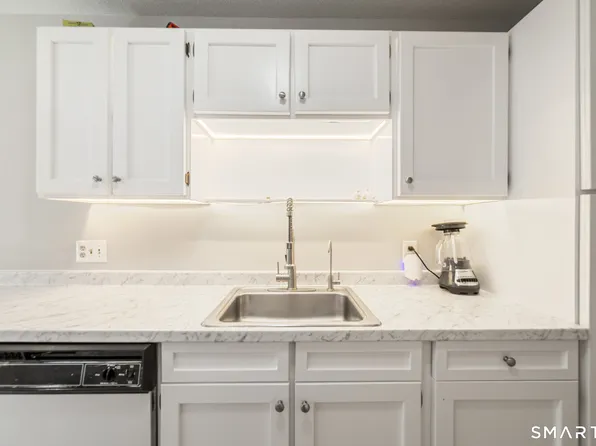 1 Heritage Village #C, Southbury, CT 06488