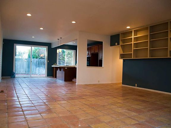 5th image of 695 Buena Vista Dr