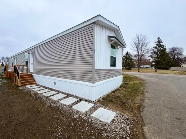 520 Jennifer St #24, Audubon, MN 56511