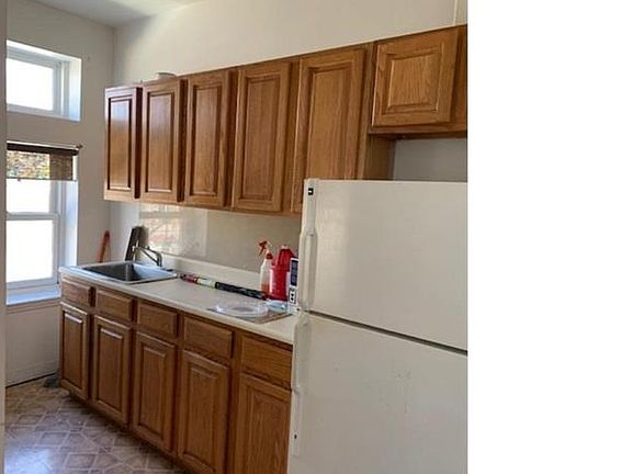 2nd image of 1134 Jackson Ave Unit 3