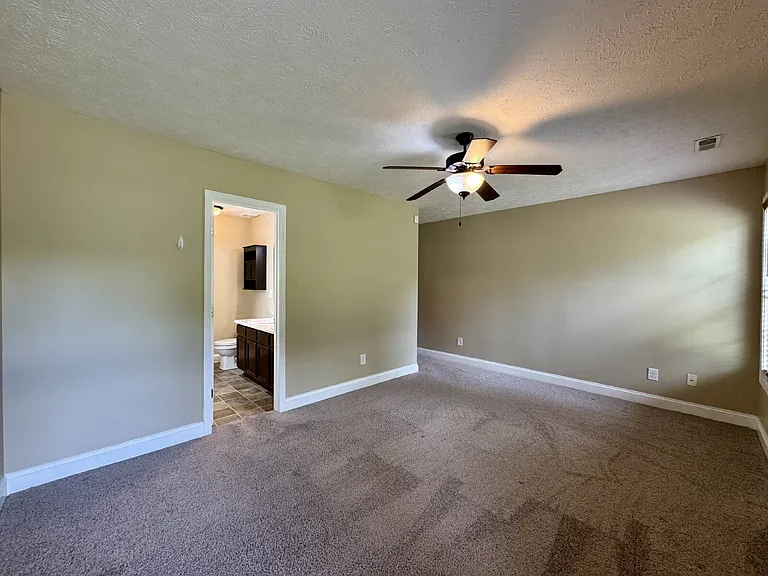 230 Hunters Creek Dr — Photo 10
