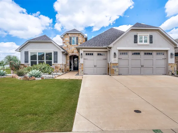 12424 Blue Granite Dr, Denton, TX 76207