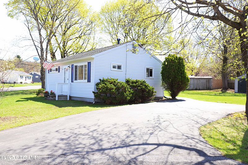 5th image of 33 Plaske Drive