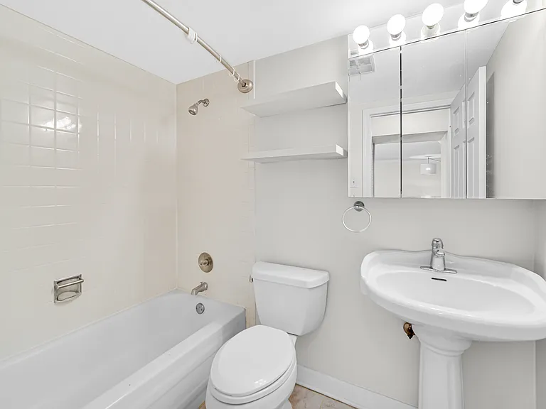 700 Perrie Dr #308 — Photo 9