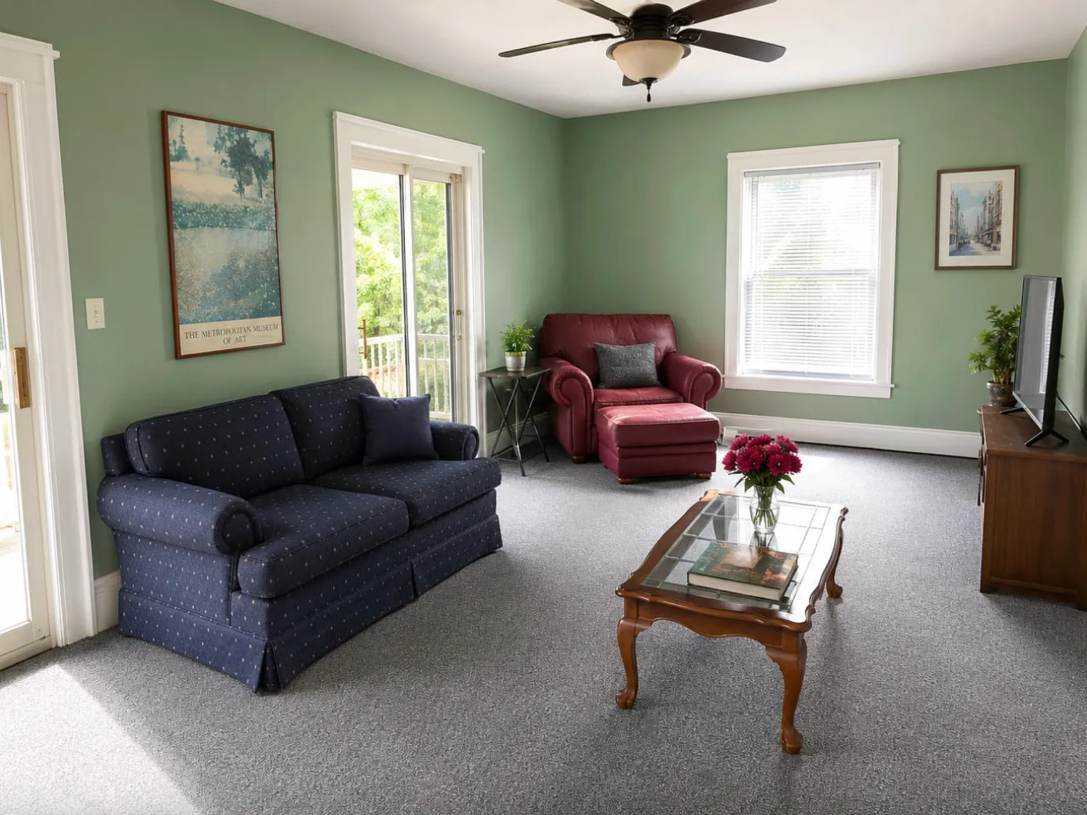 4 bed, 5500 sqft, $700 — Photo 2