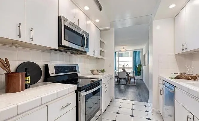 1200 N Flores St #29 — Photo 11