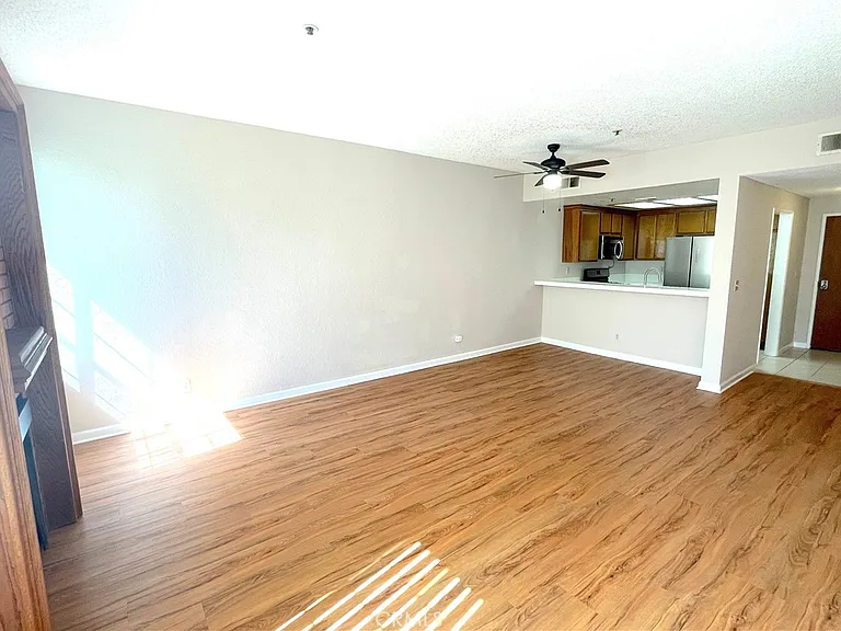 2563 Plaza Del Amo — Photo 7