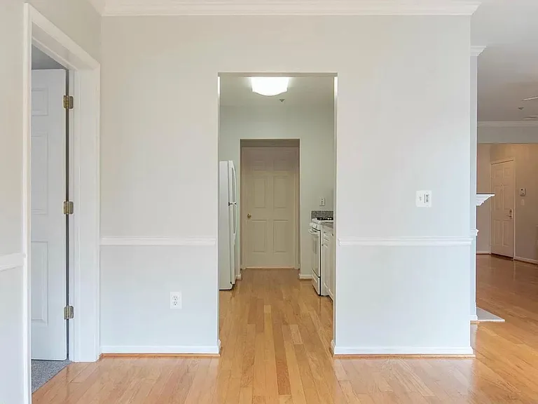 7000 Falls Reach Dr #102 — Photo 20