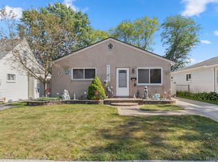 5667 Hipp St, Dearborn Heights, MI 48125