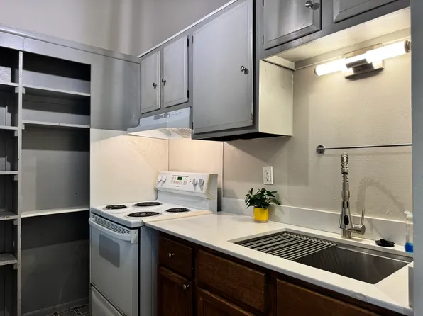 1230 E Dayton St #3, Madison, WI 53703