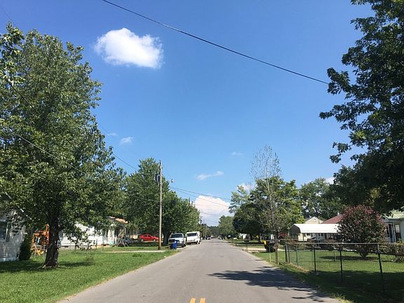 4th image of 212 Edgemont Dr